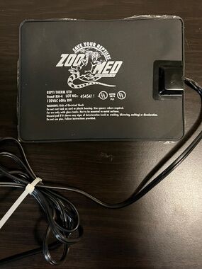 Black Repti Therm Under Tank Heater           8 W